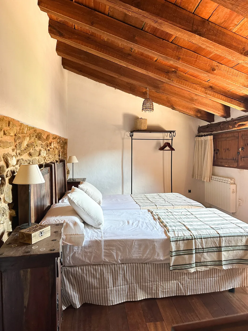 La Caseta: dormitorio de arriba (vista 2) - Casa Pepita, La Almeza, Alpuente