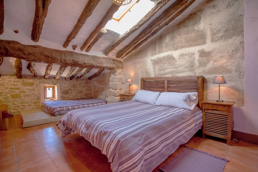 Dormitorio (vista 3) - Casa Pepita, La Almeza, Alpuente