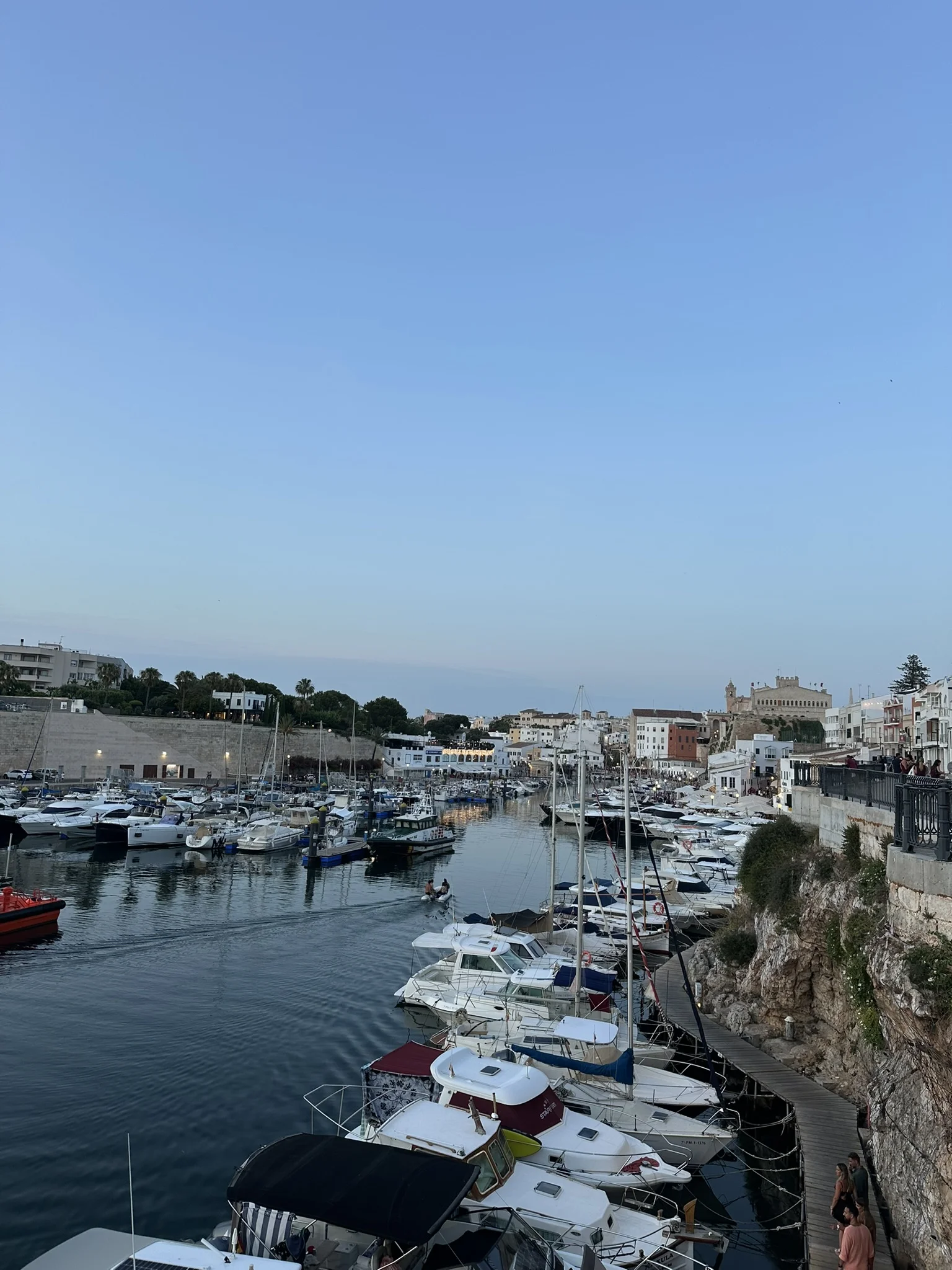 Puerto de Ciutadella al atardecer